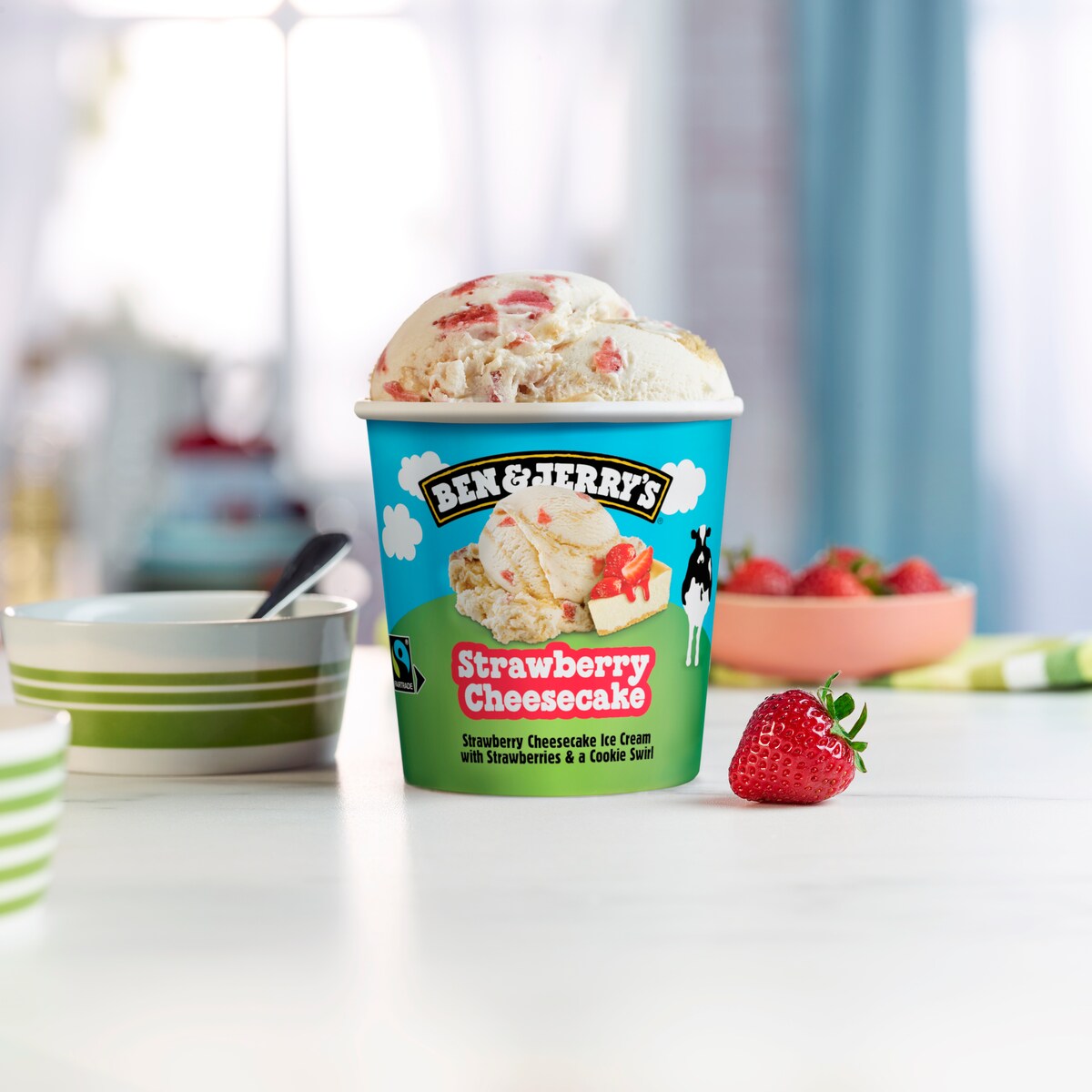 Strawberry Cheesecake Eiscreme Pint 4 / 4